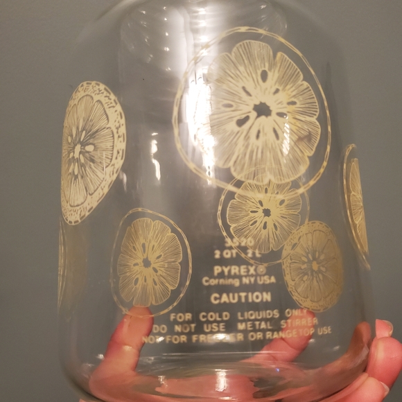 Vintage Pyrex Lemonade Pitcher - Picture 6 of 10